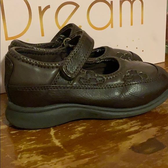 Show dept collection. Size 7 toddlers . - Picture 2 of 5